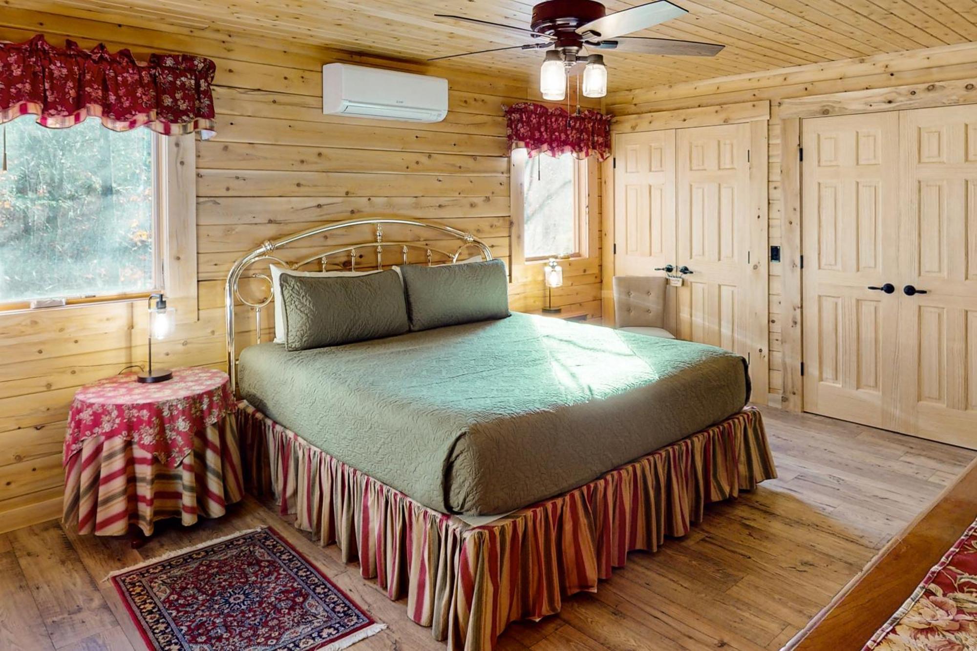 Blackbear Log Cabin Morrisville Екстериор снимка